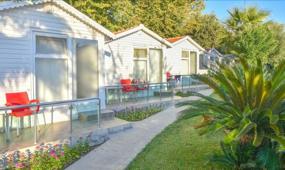 Altinkum Bungalows Side Exterior photo