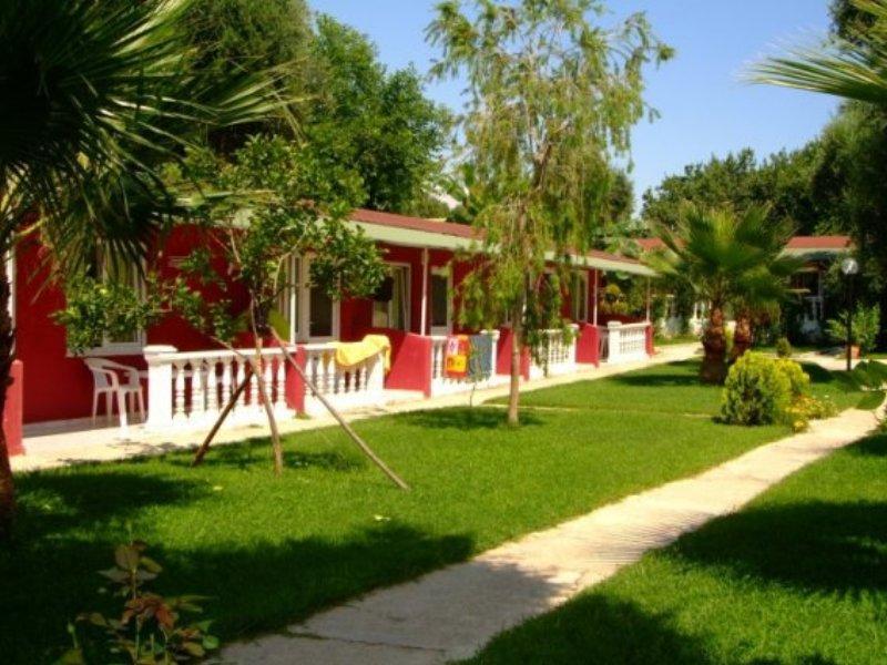 Altinkum Bungalows Side Exterior photo