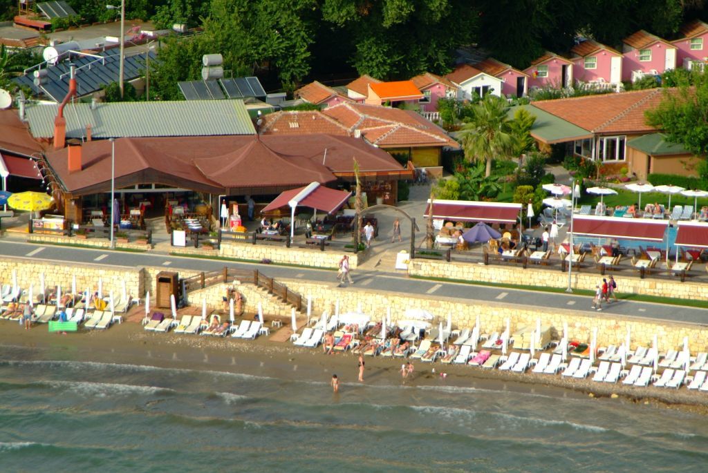 Altinkum Bungalows Side Exterior photo